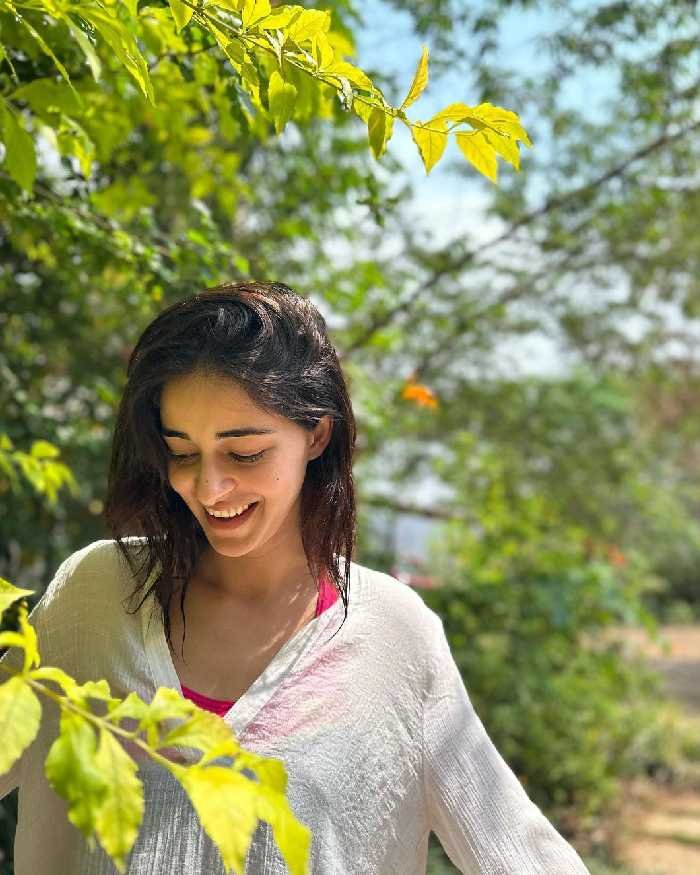 ananya pandey 16